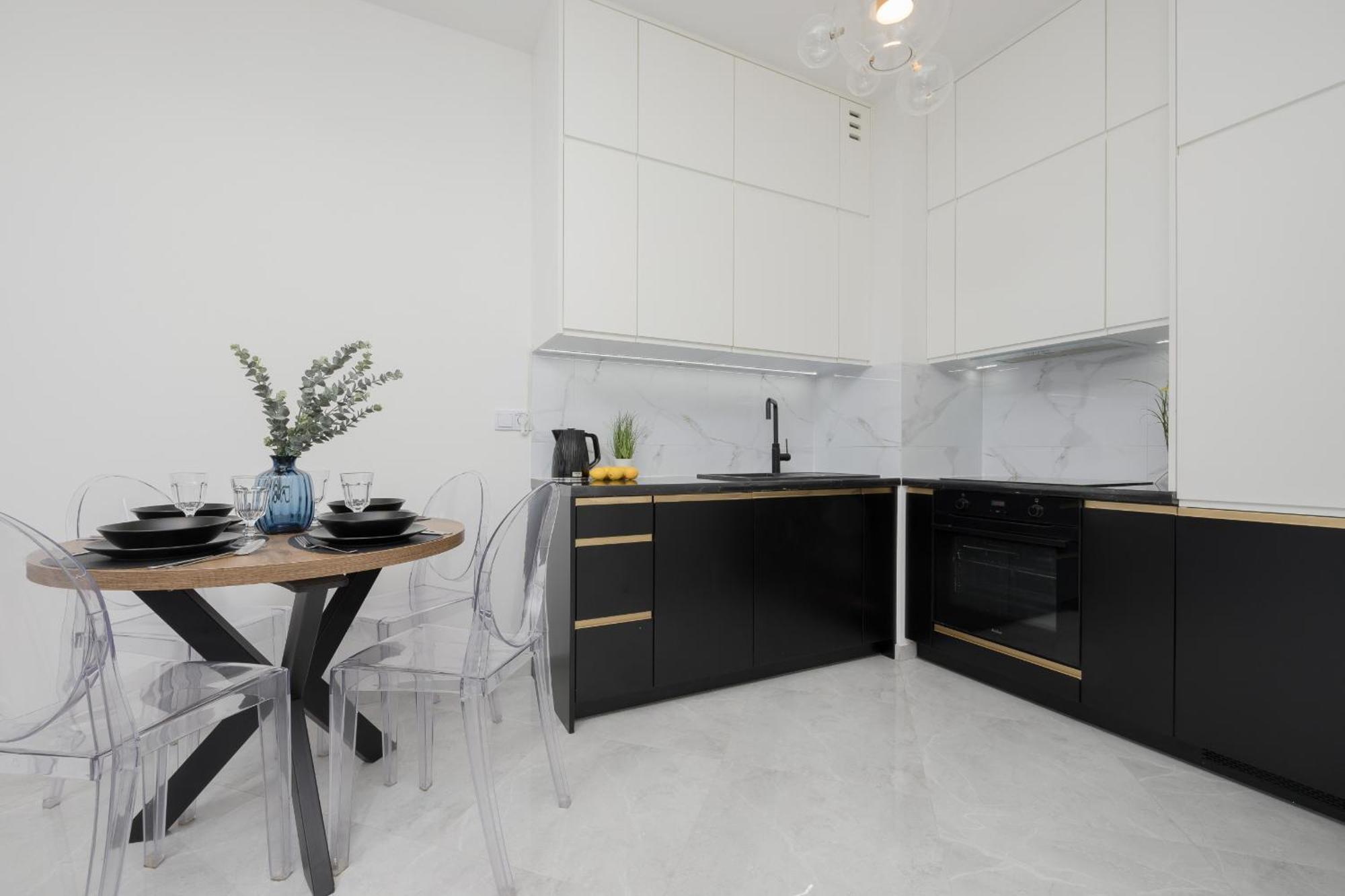 Apartment With Balcony & Parking In Warsaw By Noclegi Renters Luaran gambar
