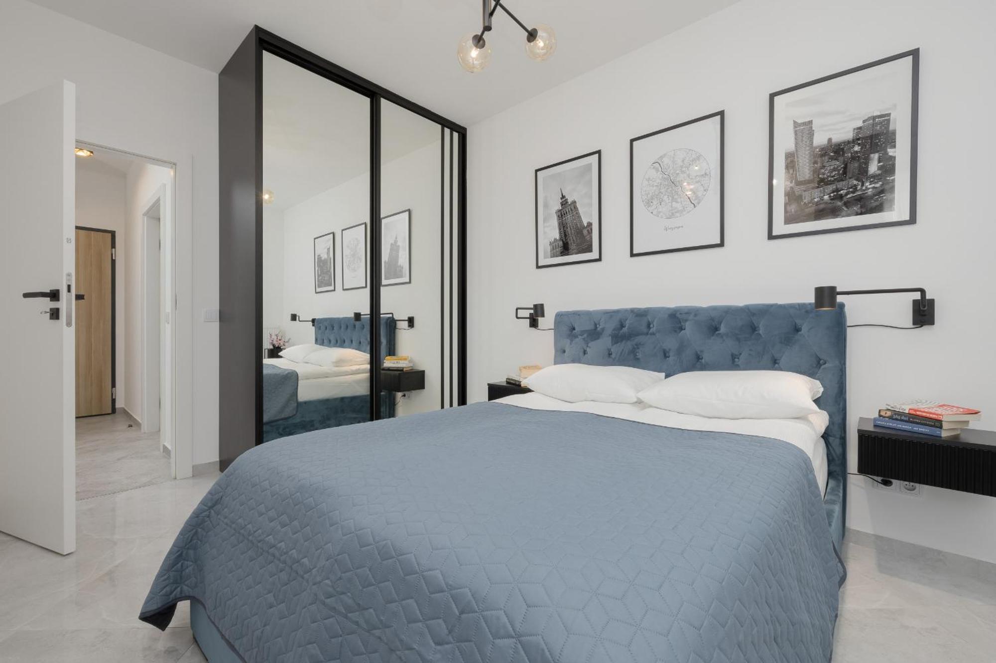 Apartment With Balcony & Parking In Warsaw By Noclegi Renters Luaran gambar
