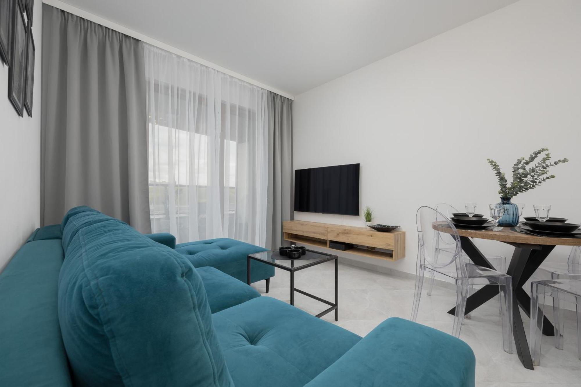 Apartment With Balcony & Parking In Warsaw By Noclegi Renters Luaran gambar