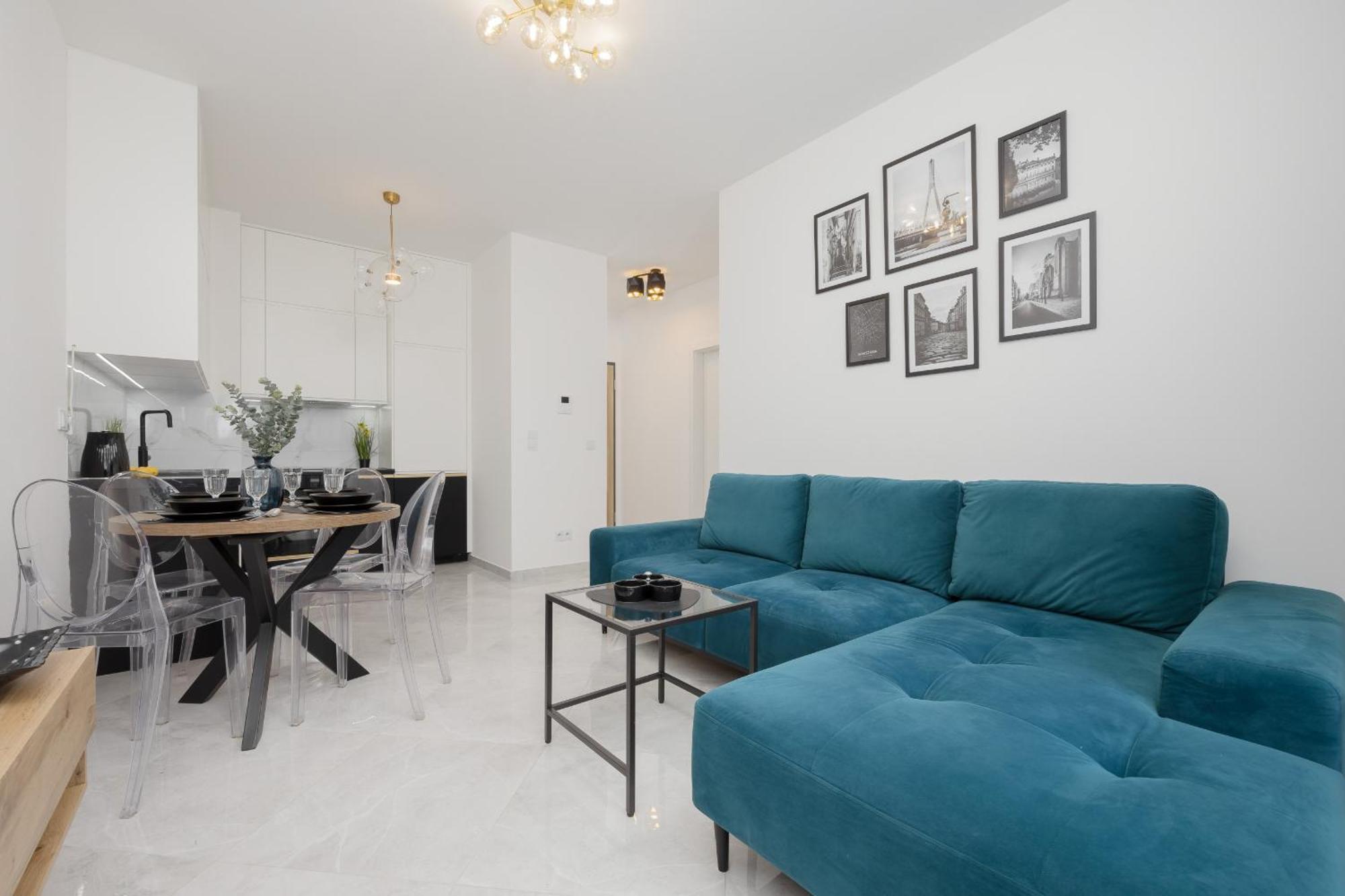 Apartment With Balcony & Parking In Warsaw By Noclegi Renters Luaran gambar